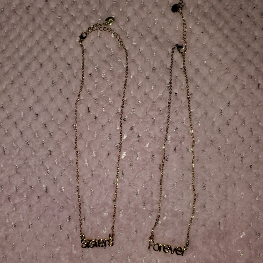 *SOLD* NWOT Claires "Sisters Forever" Necklaces - Picture 2 of 5